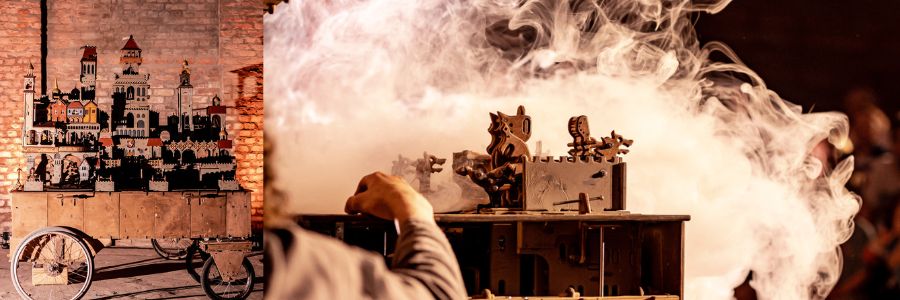 Kuthi - Tricktrek-Theater